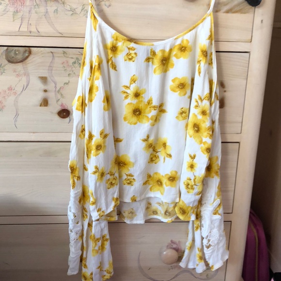 Forever 21 Tops - Forever 21 Sunflower 🌻 Lace Spring Blouse